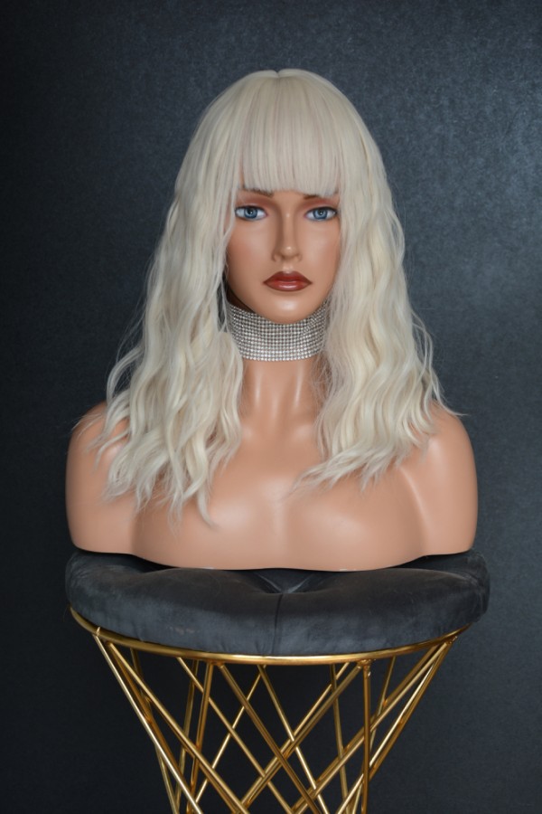 Platin Dalgalı Perçemli Fiber Sentetik Kısa Peruk 50cm 250Gr.